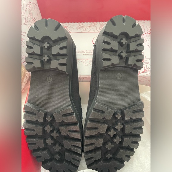 Journee Collection Erika Black Microsuede Womens Loafers Size 7.5 - Picture 5 of 8